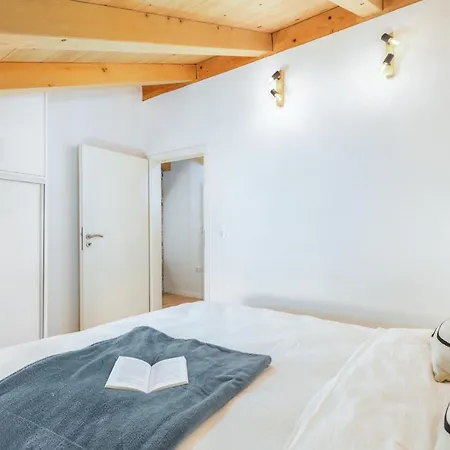 Апартаменти Stone House Istria